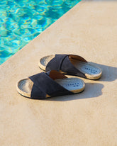 Suede Crossed Bands Sandals |