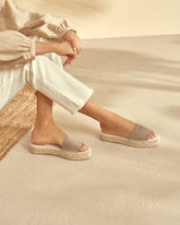 Sandali a Fascia in Pelle Scamosciata |