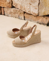 Espadrillas in Morbida Pelle Scamosciata<br />con Zeppa e Cinturino |