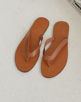 Juls Leather Thong Sandals |