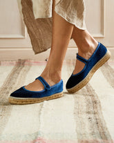 Ballerine in Pelle Scamosciata con Cinturino |