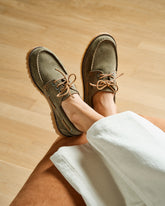 Mocassini con carrarmato<br />in Pelle Scamosciata |