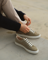 Snekaers in pelle scamosciata |