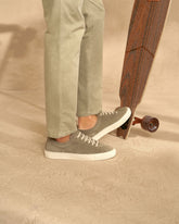 Snekaers in pelle scamosciata |