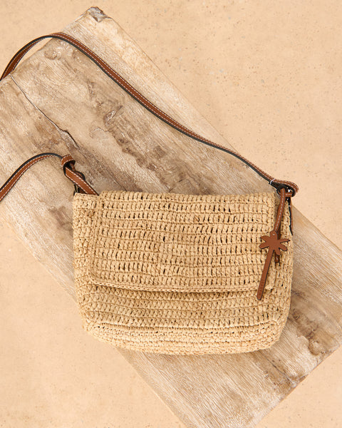 Manebí Summer Night Bag Medium - Handcrafted Raffia - Natural & Fuchsia