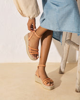 Espadrillas in Morbida Pelle Scamosciata con Zeppa a Tre Fasce |