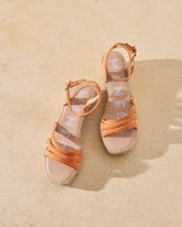 Espadrillas in Morbida Pelle Scamosciata con Zeppa a Tre Fasce |