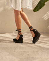 Espadrillas con Zeppa e Scollo a Cuore in Pelle Scamosciata |