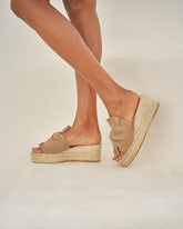 Espadrillas con Zeppa con Nodo in Pelle Scamosciata |