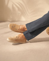 Espadrillas flat in pelle scamosciata con ricami |