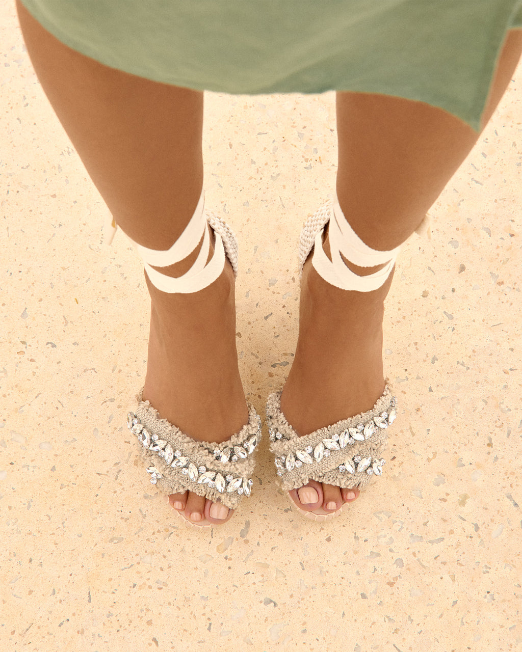 Organic Hemp with Crystals|Crossed Wedges Valenciana - Capri Natural With Gems