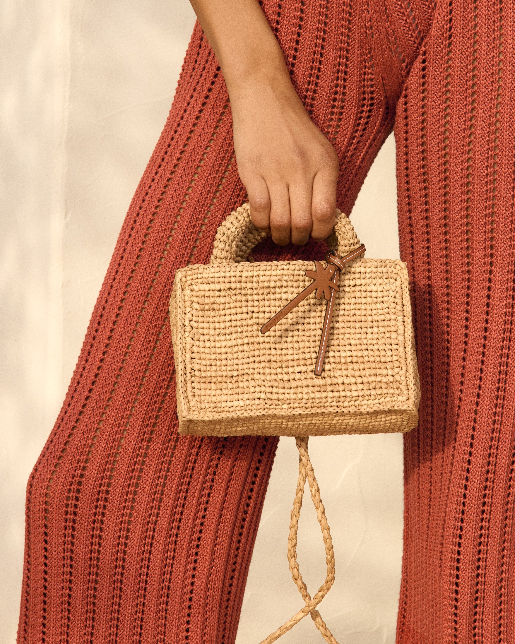 Manebí Natural Raffia Sunset Bag Mini - Palm Leather Tag - Tan