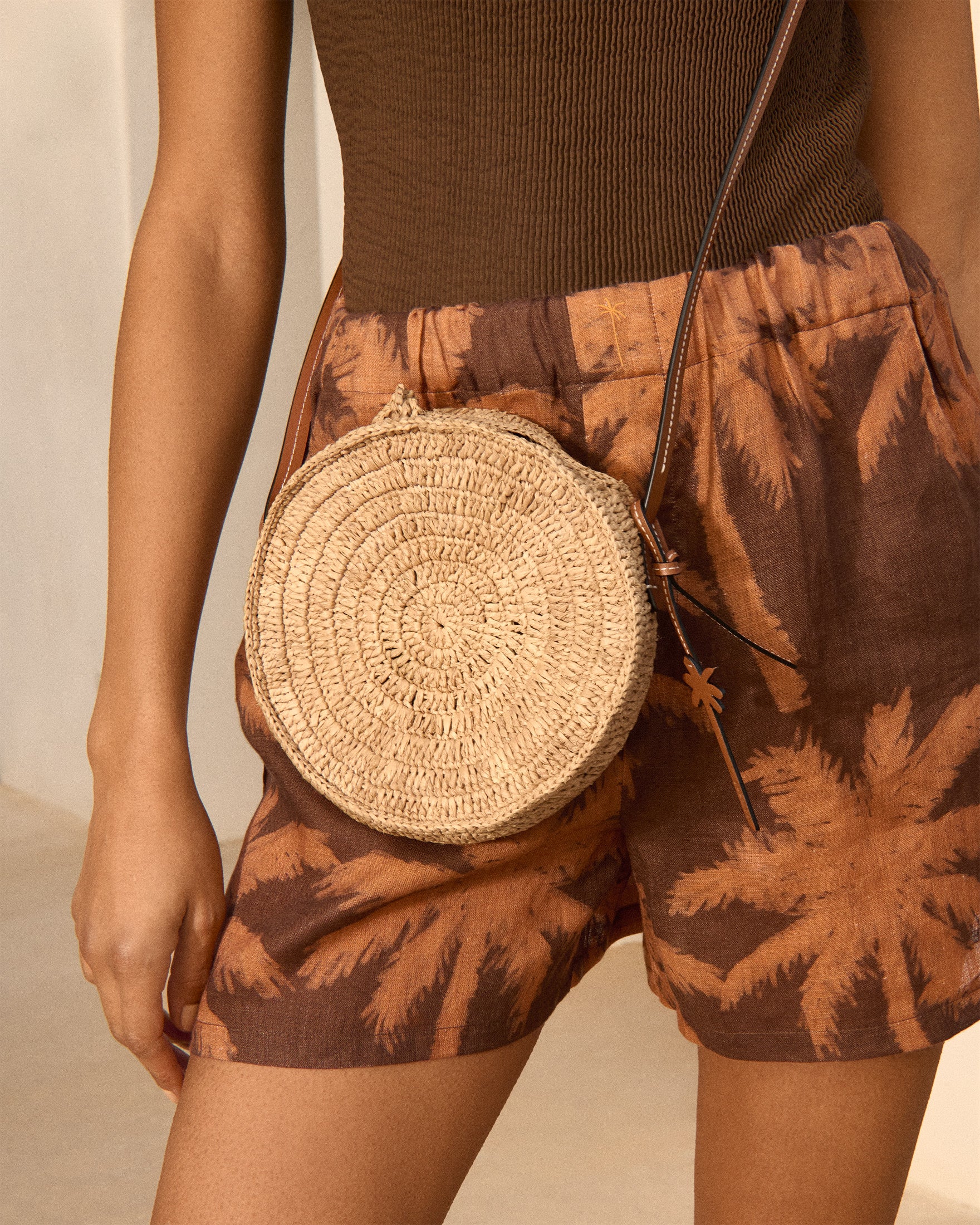 Manebí Raffia \u0026 Leather|Tamburine Bag - Tan \u0026 Brown