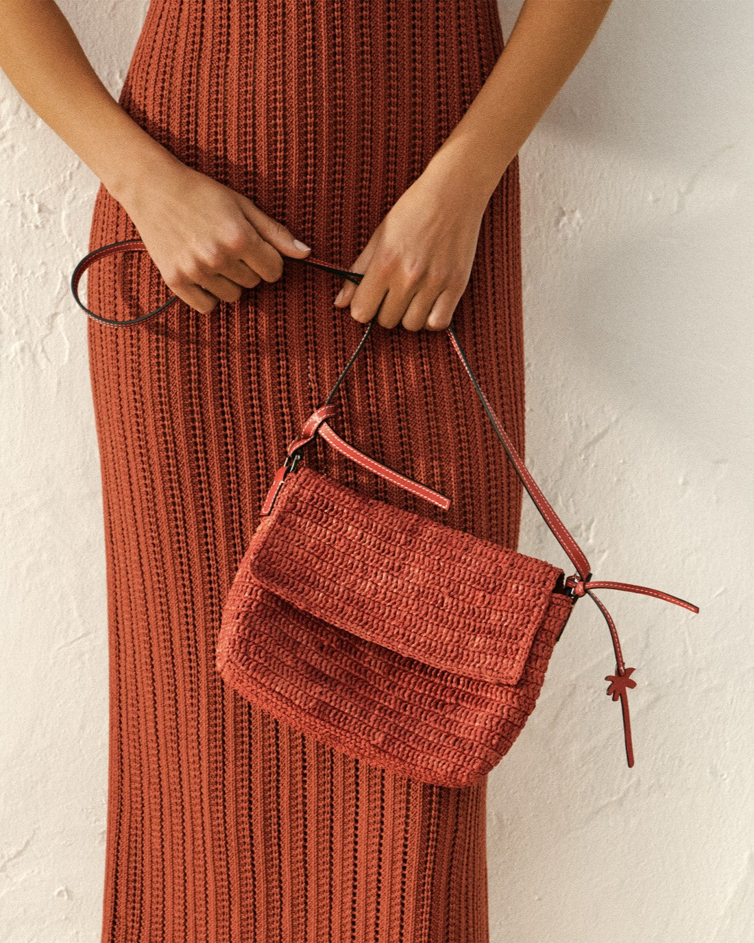 Manebí Raffia \u0026 Leather|Summer Night Bag Medium - Rust