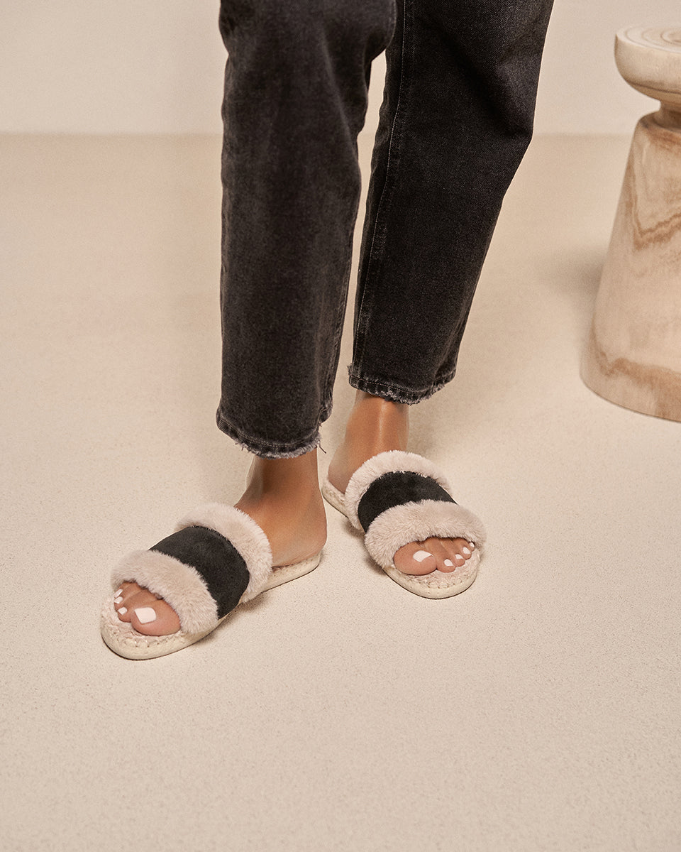 Suede And Faux Fur Flat Sandals - Black