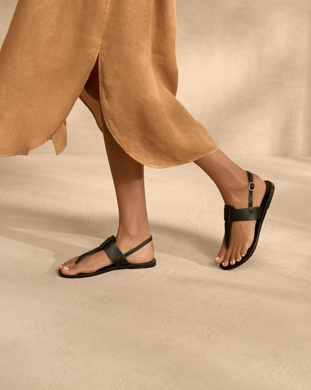 Ana Leather Sandals - Thongs - Black