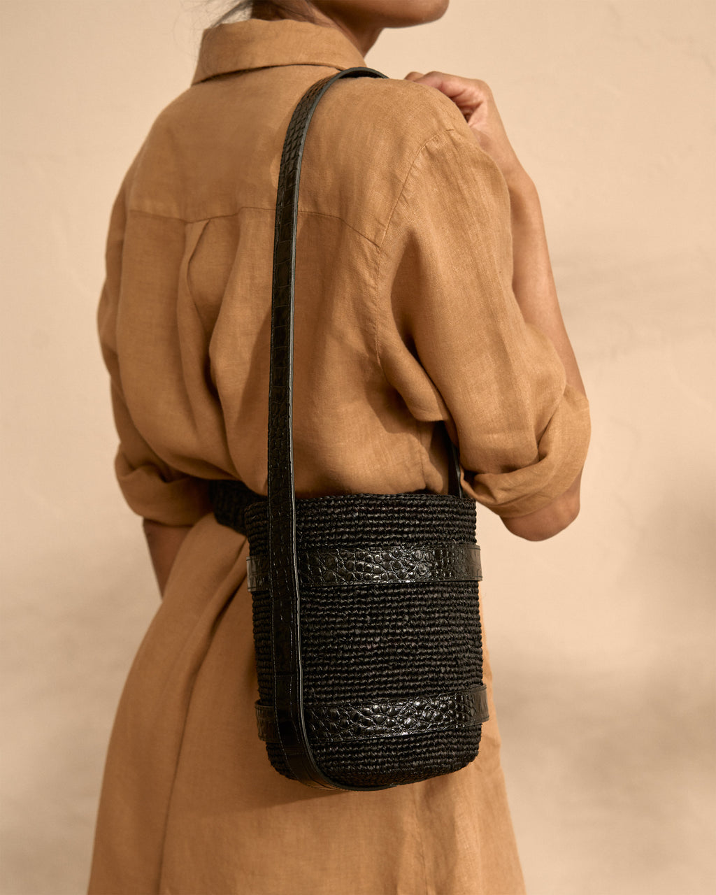 Bucket Raffia with Leather - Shoulder Bag - Black & Black