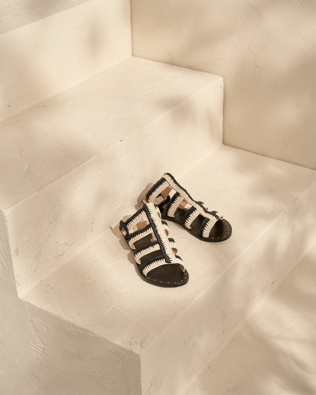 Raffia Stripes Leather Sandals - Black Natural Gladiator